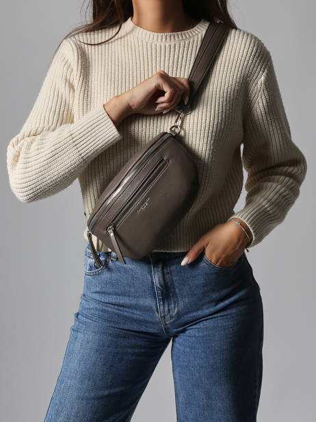 Heuptasje Miniprix Bruin grained F8546 ander zicht 1